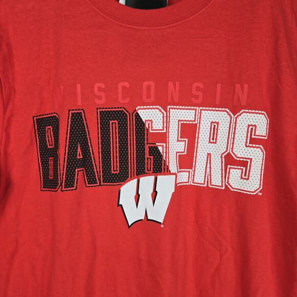 Captivating Size Medium Wisconsin Badgers Red Short Sleeve T Shirt New - Picture 2 of 7